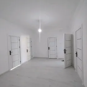 продается полуэлтка