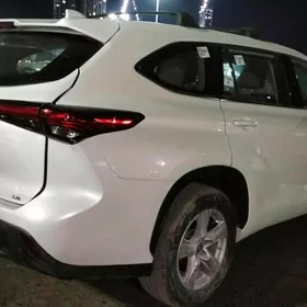 Toyota Highlander 2021