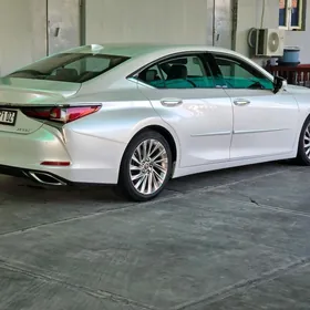 Lexus ES 350 2019
