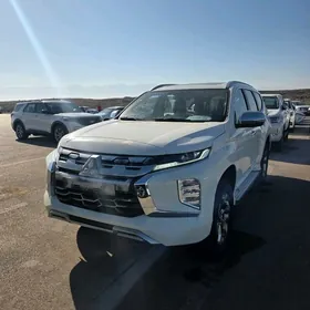 Mitsubishi Montero Sport 2025