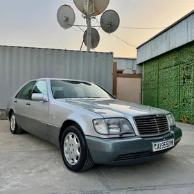 Mercedes-Benz S-Class 1993