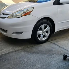 Toyota Sienna 2006
