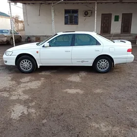Toyota Camry 2000