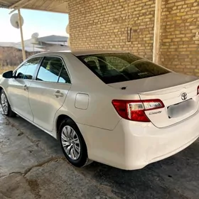 Toyota Camry 2014