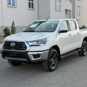 Toyota Hilux 2024