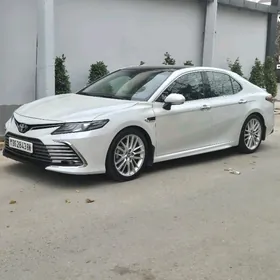 Toyota Camry 2021