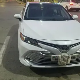 Toyota Camry 2018
