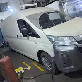 Toyota Hiace 2021