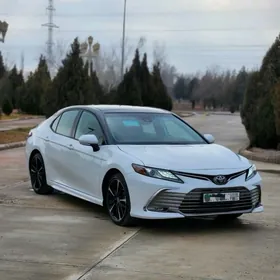 Toyota Camry 2024