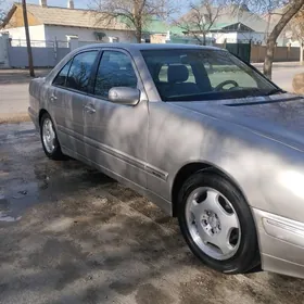 Mercedes-Benz 230E 2001