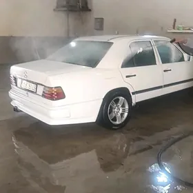 Mercedes-Benz 300SE 1995