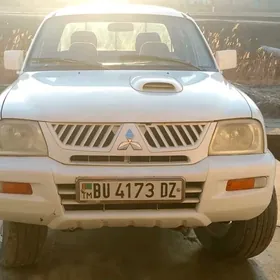 Mitsubishi L200 2005