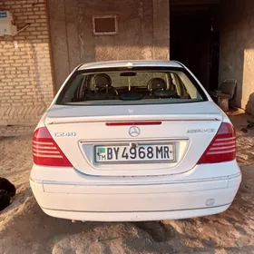 Mercedes-Benz E320 2004