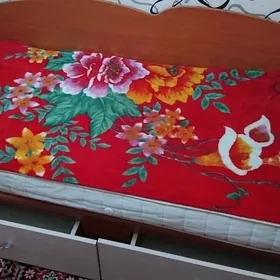 кровать полуторка