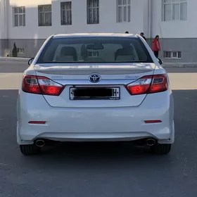 Toyota Camry 2014