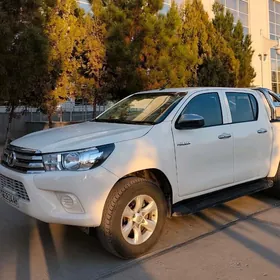 Toyota Hilux 2021