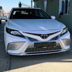 Toyota Camry 2021