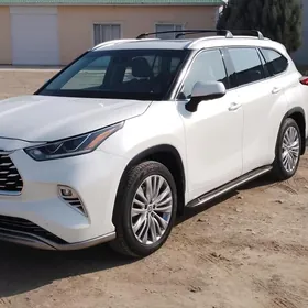 Toyota Highlander 2020