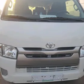 Toyota Hiace 2021