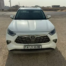 Toyota Highlander 2021