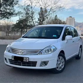 Nissan Versa 2012