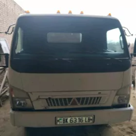 Mitsubishi Canter 2005