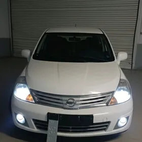 Nissan Versa 2011