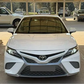 Toyota Camry 2019
