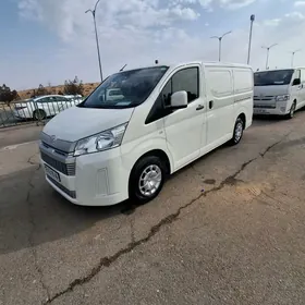 Toyota Hiace 2020