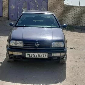 Volkswagen Passat 1992