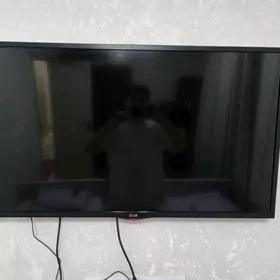 televizor LG 42 duym