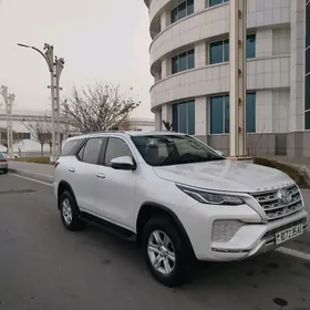 Toyota Fortuner 2023