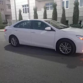 Toyota Camry 2017