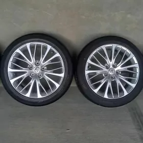 диска пакришка 235/45/18