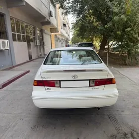 Toyota Camry 2001