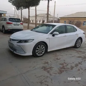 Toyota Camry 2021