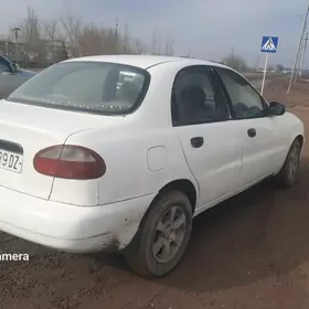 Daewoo Lanos 1999