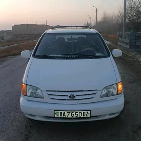 Toyota Sienna 1999