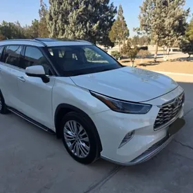 Toyota Highlander 2021