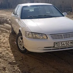 Toyota Camry 2000