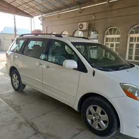 Toyota Sienna 2005