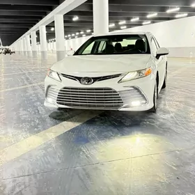 Toyota Camry 2018