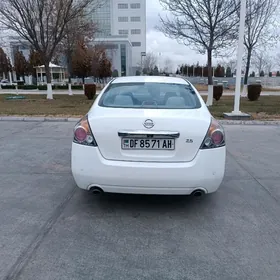 Nissan Altima 2011