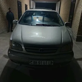 Toyota Sienna 2001