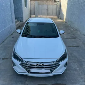 Hyundai Elantra 2020