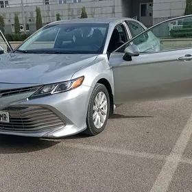 Toyota Camry 2020