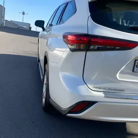 Toyota Highlander 2020