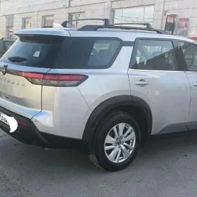 Nissan Pathfinder 2022