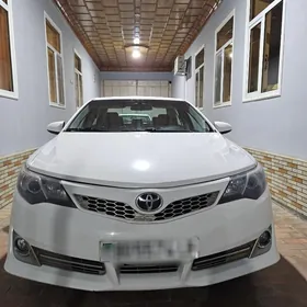 Toyota Camry 2013