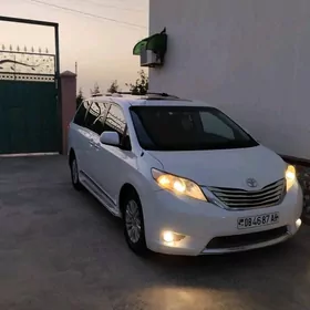 Toyota Sienna 2011